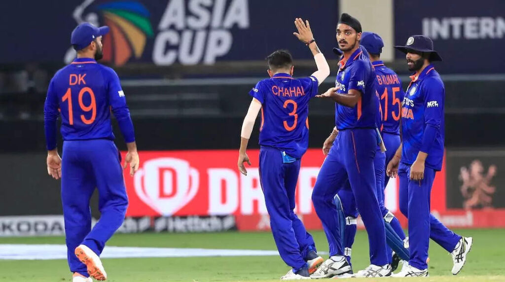 Asia Cup: કોહલી-સૂર્યકુમારની તોફાની અડધી સદી, હોંગકોંગને હરાવી ભારત સુપર-4માં પહોંચ્યું - asia cup 2022 india vs hong kong team india won by 40 runs to enter super fours