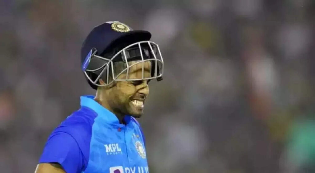 suryakumar yadav, ટી-20 વર્લ્ડ કપ પહેલા ટેન્શનમાં સૂર્યકુમાર યાદવ, સતાવી રહ્યો છે નંબર-4ની પોઝિશન છીનવાઈ જવાનો ડર! - suryakumar yadav fear of losing the number 4 batting position