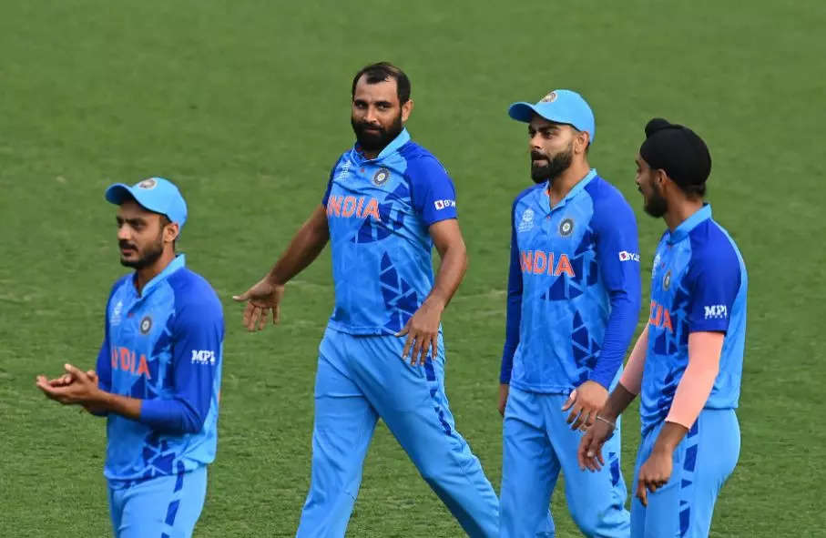 t20 world cup 2022, આરામ કરી રહેલા શમીએ મેદાનમાં આવી તરખાટ મચાવ્યો, રોહિતે જણાવ્યું કેમ તેને આપી અંતિમ ઓવર - t20 world cup rohit sharma reveals why he gives last over to mohmmed shami in warm up game against australia