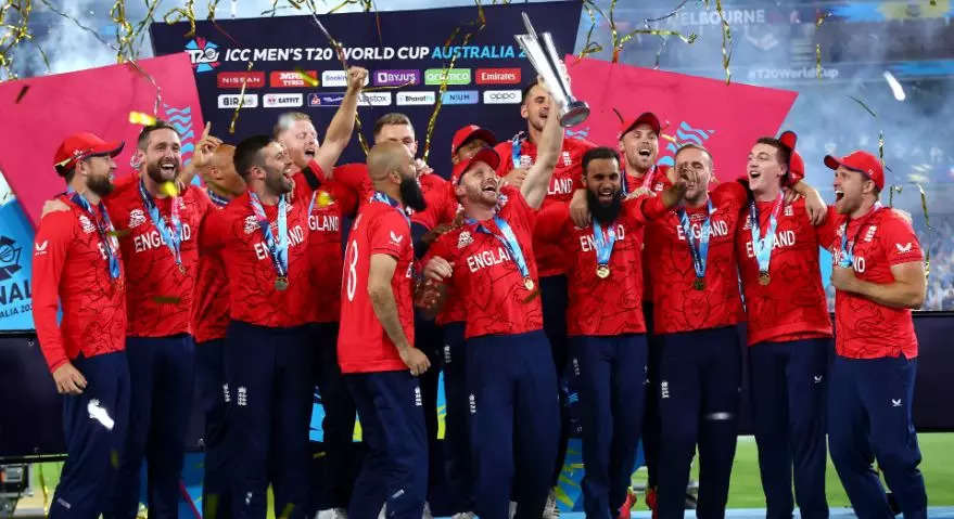 england t20 world champion, T20 WC: ઈમરાન ખાન જેવો ચમત્કાર ન કરી શક્યો બાબર આઝમ, ઈંગ્લેન્ડે રચી દીધો ઈતિહાસ - t20 world cup 2022 final england beat pakistan by five wickets and lift the trophy second time