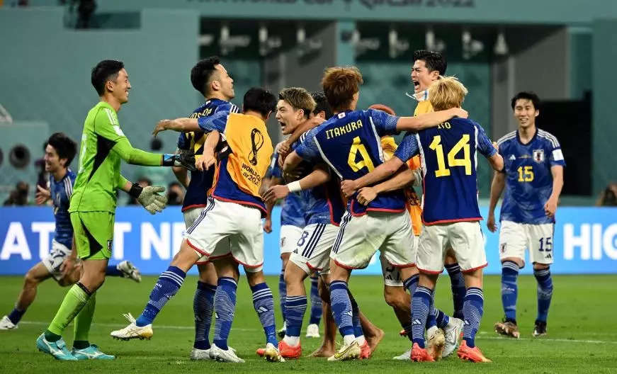 japan beat germany, ફૂટબોલ વર્લ્ડ કપમાં સળંગ બીજા દિવસે મોટો અપસેટ, જાપાને ચાર વખતના ચેમ્પિયન જર્મનીને હારવ્યું - fifa world cup 2022 japan beat germany 2 1 ritsu doan and takuma asano goals earn shock victory