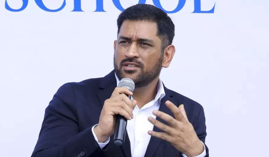 ms dhoni, મહેન્દ્ર સિંહ ધોનીએ IPS ઓફિસર સંપત કુમાર સામે કરી કન્ટેમ્પ્ટ ઓફ કોર્ટની અરજી - ms dhoni moves criminal contempt plea in madras high court