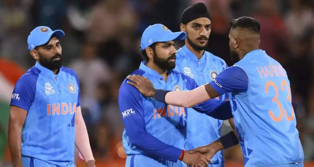 t20 world cup 2022, T20 WCમાં ભારતનો ધબડકોઃ ટોપ ઓર્ડરની મોટી ભૂલ, દ્રવિડના નિર્ણયો અને પસંદગીમાં જીદ ભારે પડી - t20 world cup 2022 archaic approach from top orders rahul dravids decisions cost team india