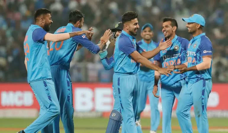 india vs sri lanka 2nd t20, બીજી T20: અક્ષર પટેલની તોફાની બેટિંગ એળે ગઈ, ભારતને હરાવી શ્રીલંકાએ સીરિઝ સરભર કરી - india vs sri lanka t20 shanaka leads from front in sri lankas series leverlling win