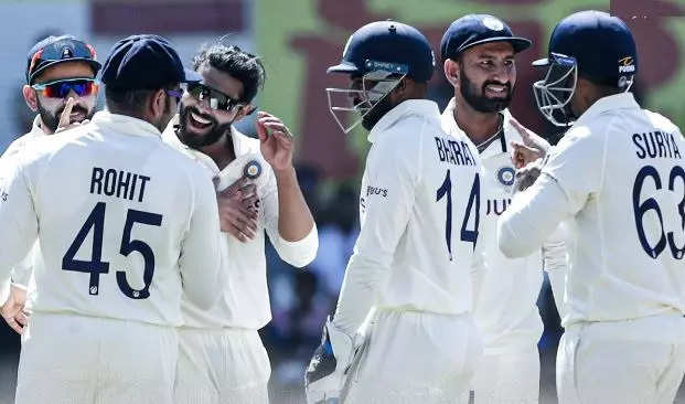 ravindra jadeja, IND vs AUS પ્રથમ ટેસ્ટ: રવિન્દ્ર જાડેજાનો 'પંચ', ઓસ્ટ્રેલિયા સામે પ્રથમ દિવસે જ ભારતનો દબદબો - india vs australia 1st test 2023 rohit sharma fifty enhances india position after ravindra jadeja five wickets