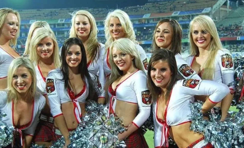 IPL ચીયરલીડર્સના જીવનનું કડવું સત્ય, ફક્ત ડાન્સના કારણે જ નથી મળતી નોકરી 1 IPL ચીયરલીડર્સના જીવનનું કડવું સત્ય, ફક્ત ડાન્સના કારણે જ નથી મળતી નોકરી