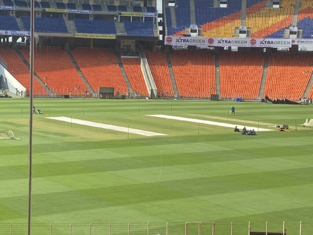Ind Vs Aus: ગ્રીન પિચ પર રમાશે અમદાવાદ ટેસ્ટ? હવે ફાસ્ટ બોલરોની સામે થશે બેટ્સમેનોની અગ્નિપરીક્ષા! - ind vs aus ahmedabad test match pitch photos goes viral on social media