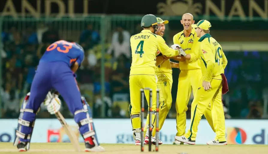 india vs australia 3rd odi 2023, અંતિમ વન-ડેમાં ટીમ ઈન્ડિયાનો પરાજય, ઓસ્ટ્રેલિયાએ 2-1થી સીરિઝ જીતી લીધી - india vs australia 3rd odi 2023 team india lost third odi by 21 runs and australia clinch series 2 1
