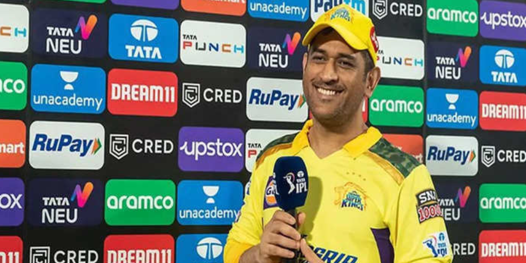 MS Dhoni, IPL 2023: જીત બાદ મજાક-મજાકમાં ધોનીએ કહી દીધી મનની વાત, વધતી ઉંમર અંગે પણ આપ્યું નિવેદન - csk vs srh ms dhoni demands catch of the match award after winning match by 7 wickets
