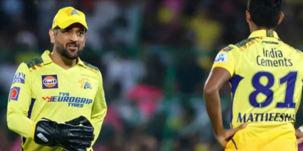 MS Dhoni, MS Dhoni: રાજસ્થાન રોયલ્સ સામે ફીલ્ડિંગ વખતે હાઈ થયો કેપ્ટન કૂલનો પારો, સાથી ખેલાડીઓ પર વરસ્યો - rr vs csk ms dhoni gets angry on matheesha pathirana moeen ali