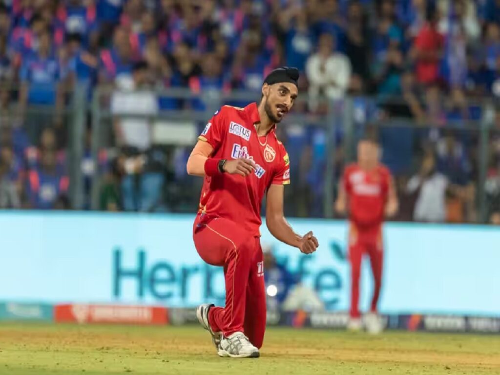 PUNJAB WON AGAINST MI, IPL 2023: અર્શદીપસિંહની છેલ્લી ઓવરમાં સ્ટમ્પ તોડ બોલિંગ, મુંબઈ સામે પંજાબ 13 રને જીત્યુ - punjab won by 13 runs against mumbai in the match played in mumbai