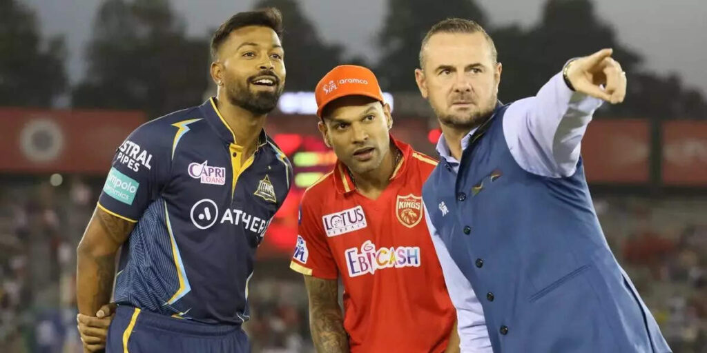 hardik pandya controversy, Live મેચમાં હાર્દિક પંડ્યાએ કોને કિસ કરી લીધી? ફોટો વાઈરલ થતા સોશિયલ મીડિયામાં ચર્ચાઓ શરૂ - who did hardik pandya kiss in the live match discussions started in social media after the photo went viral