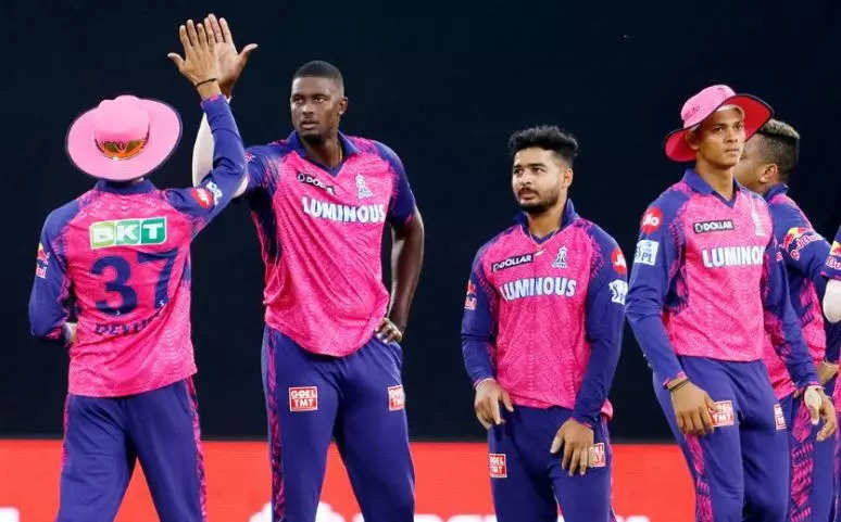 jos buttler, IPL: પંજાબ સામે પરાજય બાદ રાજસ્થાન રોયલ્સનું વધ્યું ટેન્શન, લાગી શકે છે મોટો ઝટકો - ipl 2023 sanju samson reveals why ashwin opened the batting for rajasthan royals instead of jos buttler