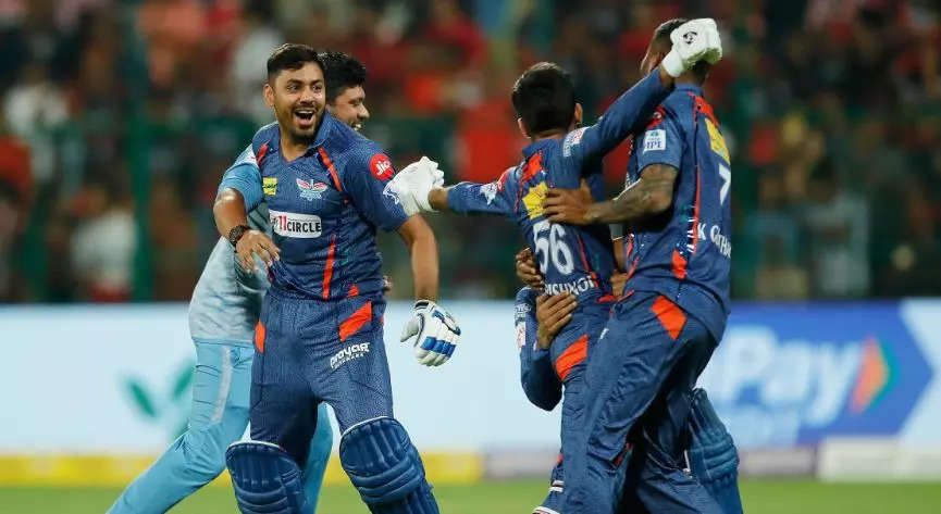 lsg vs rcb, IPL: પૂરનની 15 બોલમાં અડધી સદીથી લખનૌનો દિલધડક વિજય, અંતિમ બોલ પર હાર્યું બેંગલોર - ipl 2023 lucknow super giants vs royal challengers bangalore lsg ride pooran masterclass to pull off miraculous heist