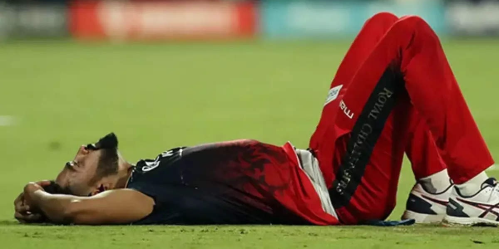Mohammed Siraj, IPL 2023: રોયલ ચેલેન્જર્સ બેંગ્લોર પ્લેઓફમાંથી બહાર થતાં ભાવુક થયો મોહમ્મદ સિરાજ - ipl 2023 mohammed siraj heart breaking rcb loss against gujarat playoff