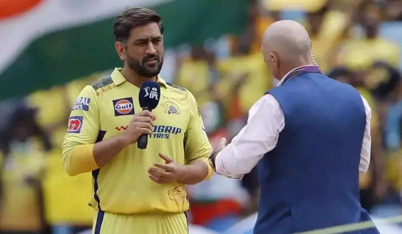 dhoni last ipl, તમે નક્કી કરી લીધું છે... IPLમાંથી નિવૃત્તિ અંગે કોમેન્ટેટરે પૂછેલા સવાલનો ધોનીએ આપ્યો જવાબ - you decided its my last dhonis definitely not moment on ipl swansong