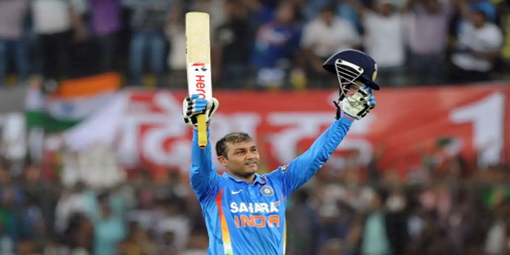 virender sehwag news, એક ફોન કૉલથી અટકી ગયું હતું વિરેન્દ્ર સેહવાગનું ડેબ્યૂ, નહીં તો શારજાહના રણમાં આવી ગયું હોત તોફાન - virender sehwag told how his debut was postponed due to a phone call