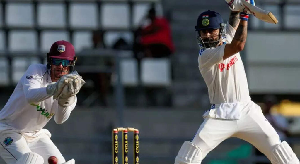 Virat Kohli, WI vs IND: 81 બોલ બાદ એક બાઉન્ડ્રી, કેરેબિયન બોલર્સે 'કિંગ' કોહલીને ચોગ્ગા માટે તરસાવ્યો - west indies vs india 1st test virat kohli celebrates after hitting his first boundary on day 2